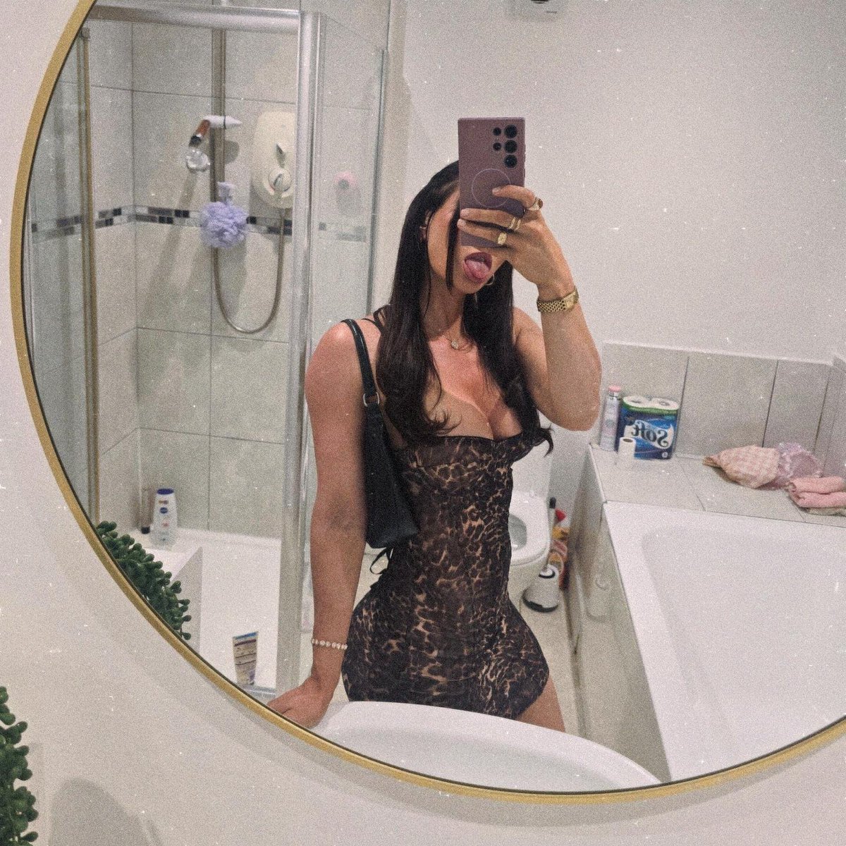 sofiaroseukx's tweet photo. 🐆 https://t.co/GYTT8BN6y0