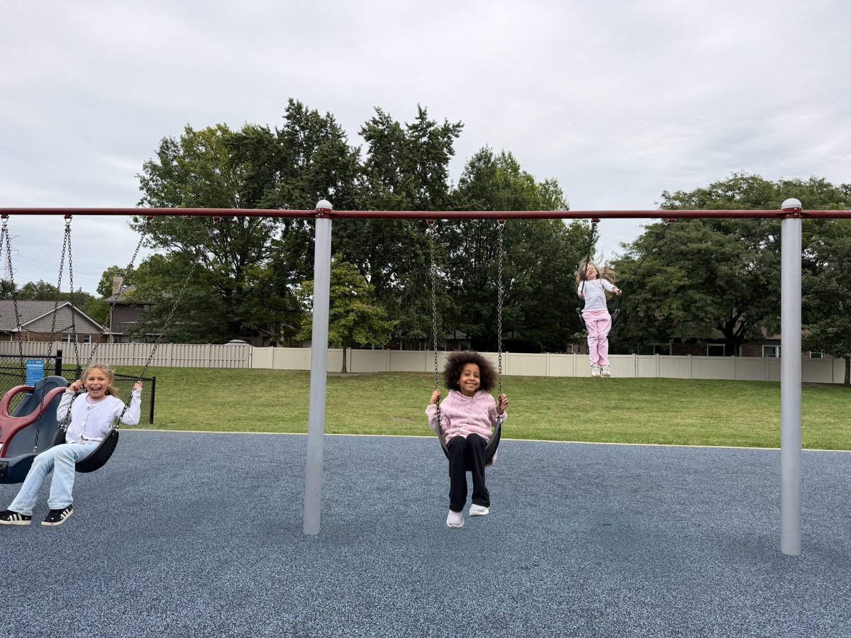 MrsIngram2nd's tweet photo. A fun extra recess to say goodbye to our amazing student P! We will miss you ❤️ https://t.co/MZ7PJweNd7