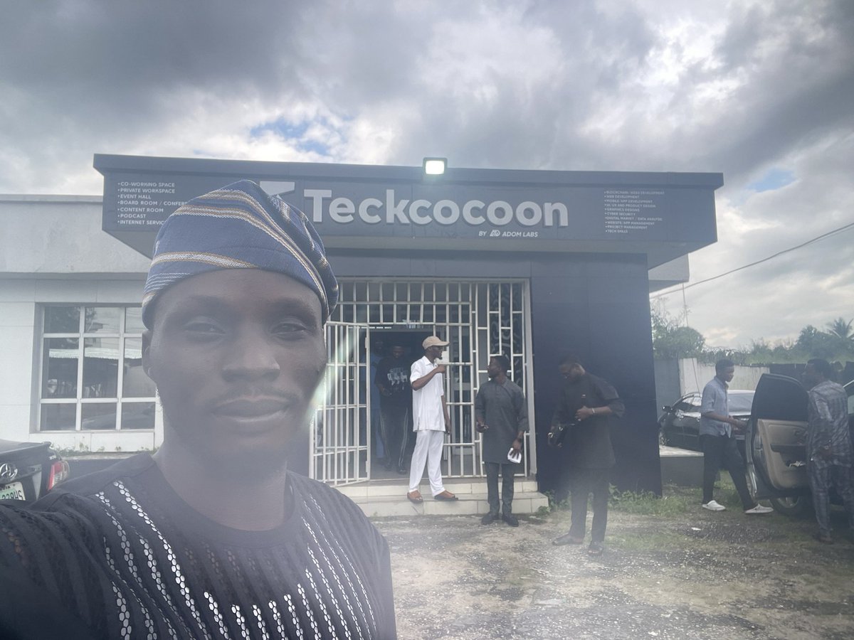 McSamad's tweet photo. How could you meet up?
Building on Arc…
Arc Uyo meetup
@arc
@samconnerone 
@bobbilee 
@silencexlm 
@TechyDom 

#ArcUyoMeetup #BuildOnArc https://t.co/Q9L7fHMgfv