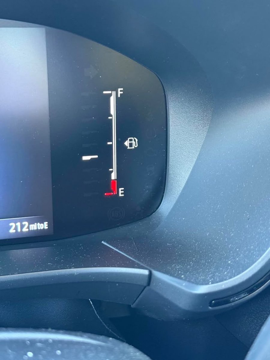 With_love_susan's tweet photo. Can someone please tell me how much fuel I have left in this rental? I honestly can’t figure out what this gauge is trying to tell me. https://t.co/O2yhIkKyNv