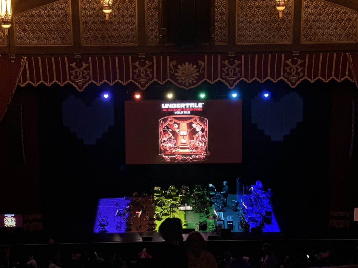 aa1_eX's tweet photo. guess who went to the undertale symphony!! @UndertaleSymph

i had the best night here and the musicians were amazing!! 👻 https://t.co/HU8f1Vc2e2