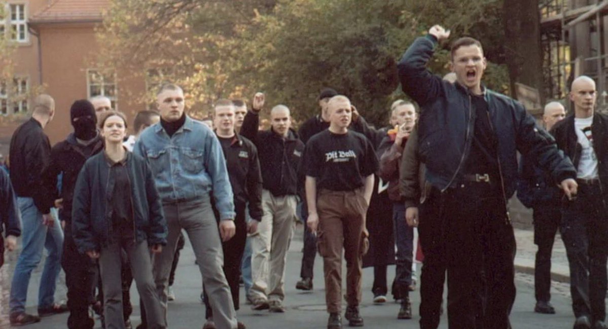 Faktencheck2030's tweet photo. CDU-Stadträte haben in Heidenau ein Stolpersteinverbot beschlossen. Federführend für diesen Antrag war der Neonazi vorn im Bild. Früher Mitglied der Skinheads Sächsische Schweiz, heute AFD-Fraktionsvorsitzender. https://t.co/90YhBuYvTp