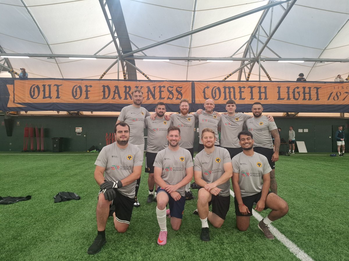 77ClubPodcast's tweet photo. Great day at Compton raising money for the Wolves foundation.

Thanks again to Always Wolves for the invite 🤝 #wwfc https://t.co/WTQ0GeQSoM