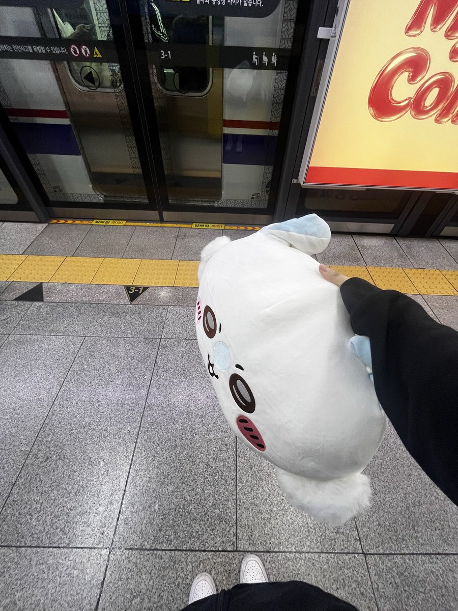 5jxo9's tweet photo. #우울계_𝕏친소 #일상계_𝕏친소 #트친소_𝕏친소 
#우울계𝕏친소 #맘눌뎀‌  남자친구 구하기 위해 미소녀와 친구를 하기 위해 트친소 다시 만든다!!!! https://t.co/P3vu9NmT9g
