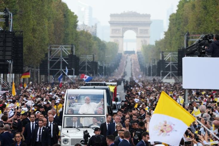 MHolyaires's tweet photo. @Pol4556 @PaulLarrouturou 700 000 personnes à Paris aujourd'hui.

Je sais le côté agaçant qu'il y a à avoir des catholiques dans un pays de racines catholiques, mais tes chiffres sont faux. Mais je te laisse dans ton déni, ça ne me dérange absolument pas. 😉 https://t.co/40OJlIMMuG