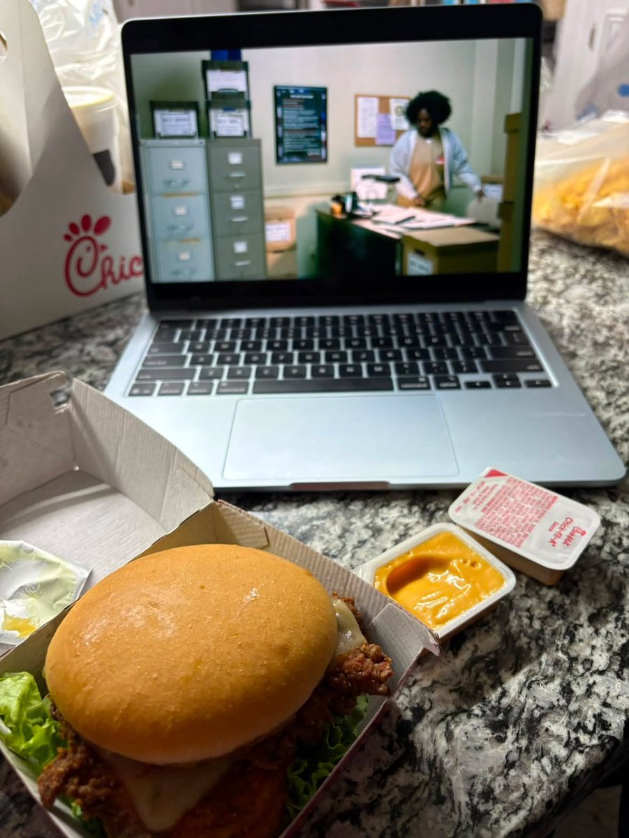 fated2bloom's tweet photo. i have betrayed u edtwt. i will do better..temptation got the best of me 😔 https://t.co/mq2uPmkpD6