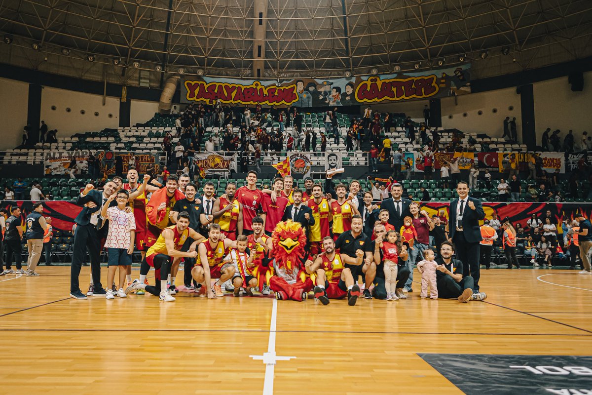 GoztepeBSKT's tweet photo. 💛❤️ GALİBİYET KAREMİZ! 💪

#GöztepeISONEM #GuardiansOfİzmir https://t.co/DQehw1vDcd