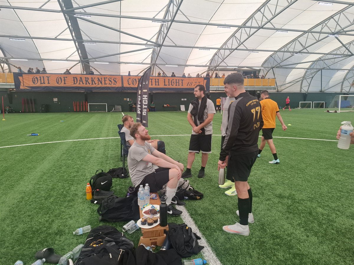 77ClubPodcast's tweet photo. Great day at Compton raising money for the Wolves foundation.

Thanks again to Always Wolves for the invite 🤝 #wwfc https://t.co/WTQ0GeQSoM