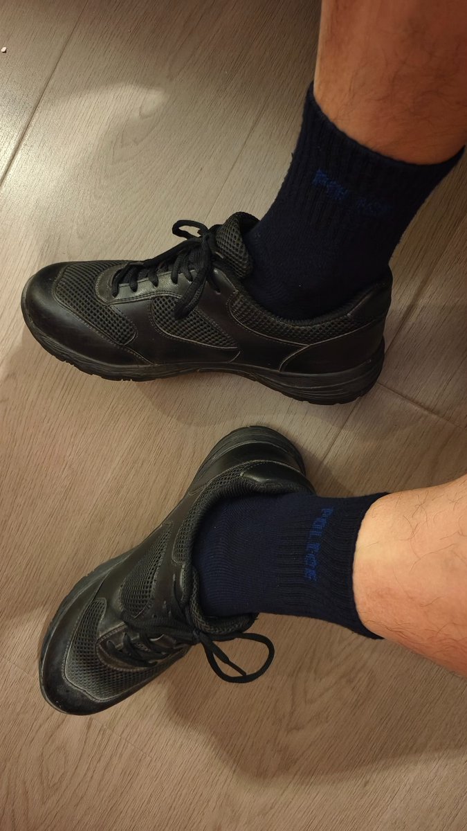 Crakopro211's tweet photo. 农都喜欢��我的时候我穿这双鞋👟和袜子🧦 https://t.co/NXOj0ov5gC