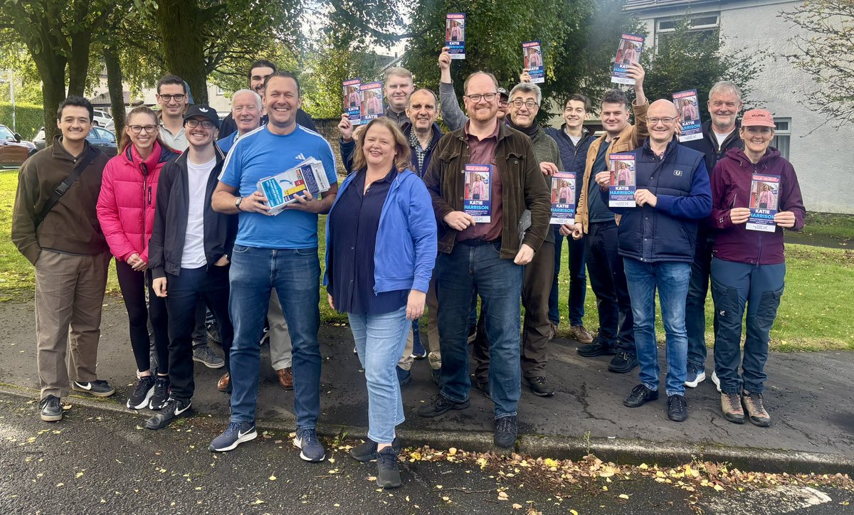 RussellFindlay1's tweet photo. 💙 Top Scottish Tory team out today for our fantastic candidate Katie Harrison.

🗳️ Please vote for local resident Katie in the Forth and Endrick by-election on Thursday, October 1. https://t.co/vnnkdkKh1t
