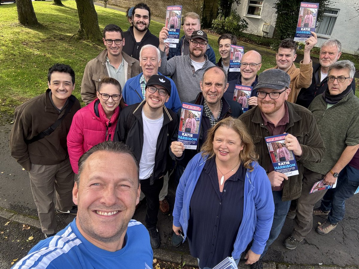 RussellFindlay1's tweet photo. 💙 Top Scottish Tory team out today for our fantastic candidate Katie Harrison.

🗳️ Please vote for local resident Katie in the Forth and Endrick by-election on Thursday, October 1. https://t.co/vnnkdkKh1t