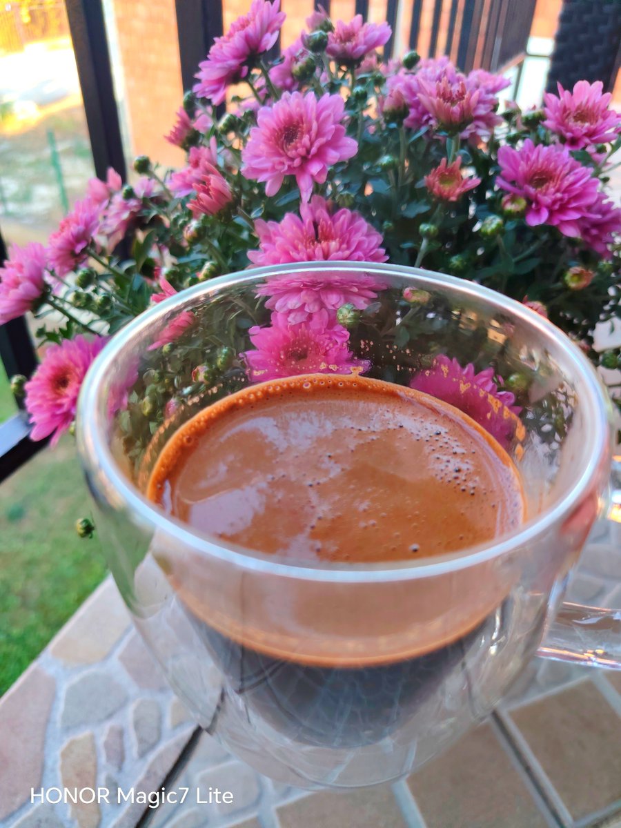 Zekoslav011's tweet photo. 🥰☕🥰 https://t.co/Yt4h2ShFxJ