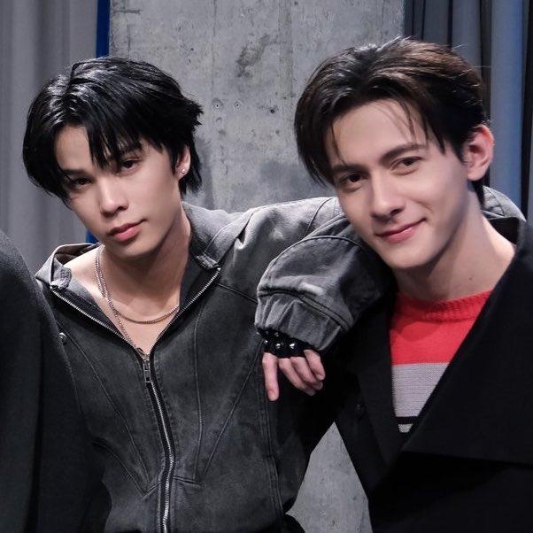 mmeowbooo's tweet photo. เธอก็อย่าฟ้าวตัดสินว่าเราไม่หล่อดิ เธอให้โอกาสเราได้อาบน้ำแต่งตัวก่อน https://t.co/qfmWeCphxs
