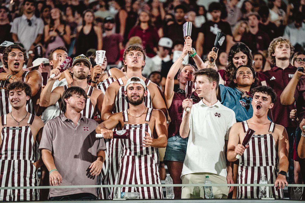 HailState's tweet photo. Wear white. Be loud. 

𝗥𝗜𝗡𝗚 𝗥𝗘𝗦𝗣𝗢𝗡𝗦𝗜𝗕𝗟𝗬. https://t.co/dUeeuysv5O