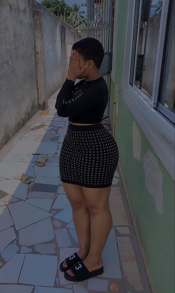 derc2323's tweet photo. Sem mimi naye nina mwanamke mzuri kumamake 😂😭

Wacha kwanza tukatembee tembee huko akale hata icecream asije niacha kwenye mataa na mimi���😂😂

    Tears of joy 🥰 https://t.co/OeeX4T4B47