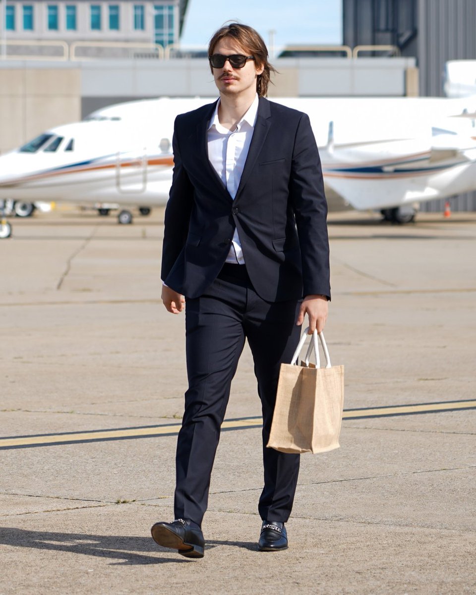 penguins's tweet photo. Buffalo bound ✈️ https://t.co/zsz8zwXIl9