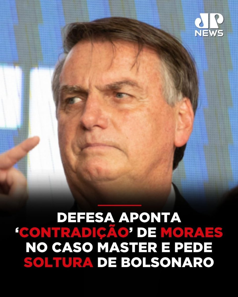 MachadoDarlon's tweet photo. 🚨⚖️🇧🇷 A defesa do ex-presidente Jair Bolsonaro apresentou uma nova ação de revisão criminal ao Supremo Tribunal Federal (STF) para tentar reverter sua condenação de 27 anos e três meses de prisão e obter sua soltura. Os advogados alegam falhas na cadeia de custódia das provas digitais e sustentam haver contradição nas decisões do ministro Alexandre de Moraes, comparando sua conduta na ação contra o ex-presidente com declarações recentes feitas no processo envolvendo o Banco Master. Segundo a petição, o magistrado teria adotado entendimentos opostos quanto à atuação de juízes em inquéritos e ao tempo concedido para a defesa analisar provas digitais complexas.