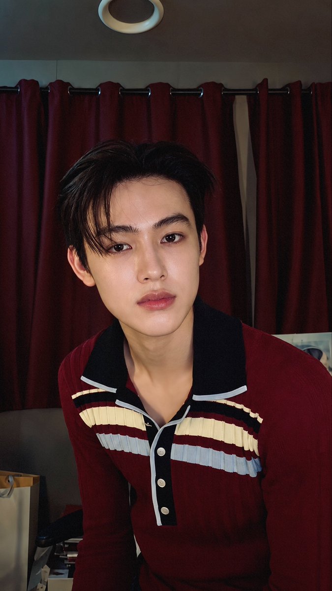seanhomage's tweet photo. #seonghyeon https://t.co/21xizrT6Kq