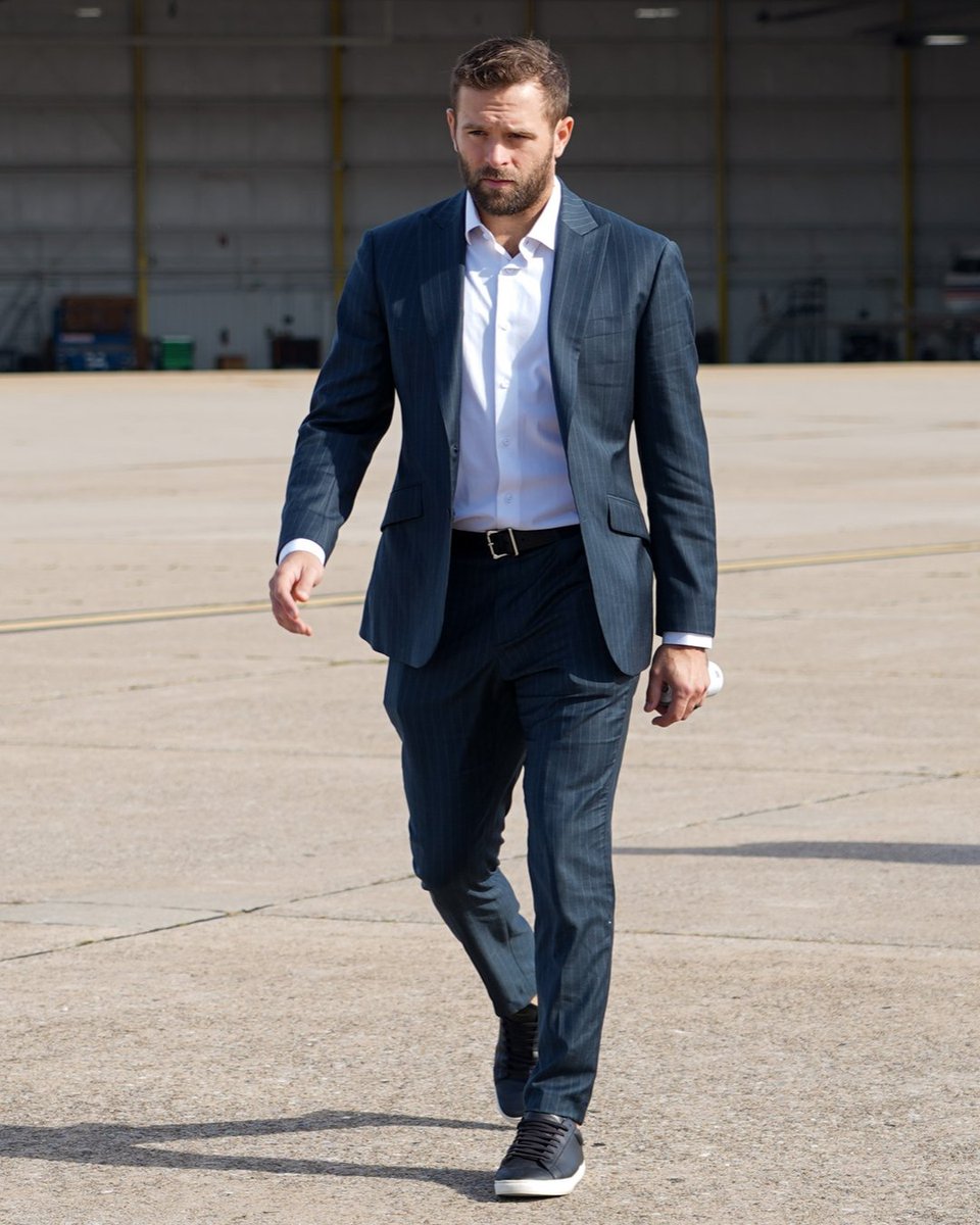 penguins's tweet photo. Buffalo bound ✈️ https://t.co/zsz8zwXIl9