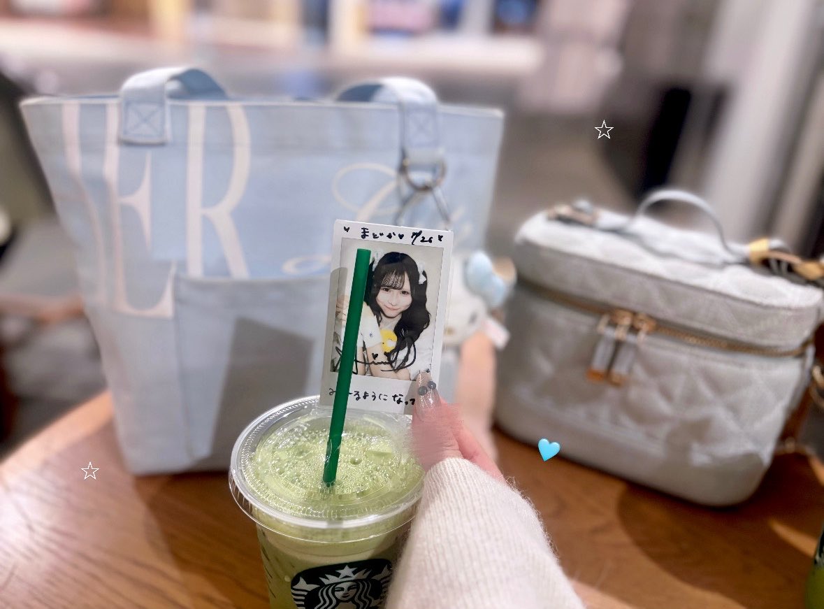 aimitakaramono's tweet photo. ストローチェキやっと撮れたうれしい☆
抹茶に目覚める2026ねん🍵🩵
#あいみへのあいみて https://t.co/u7IwFcGg6n