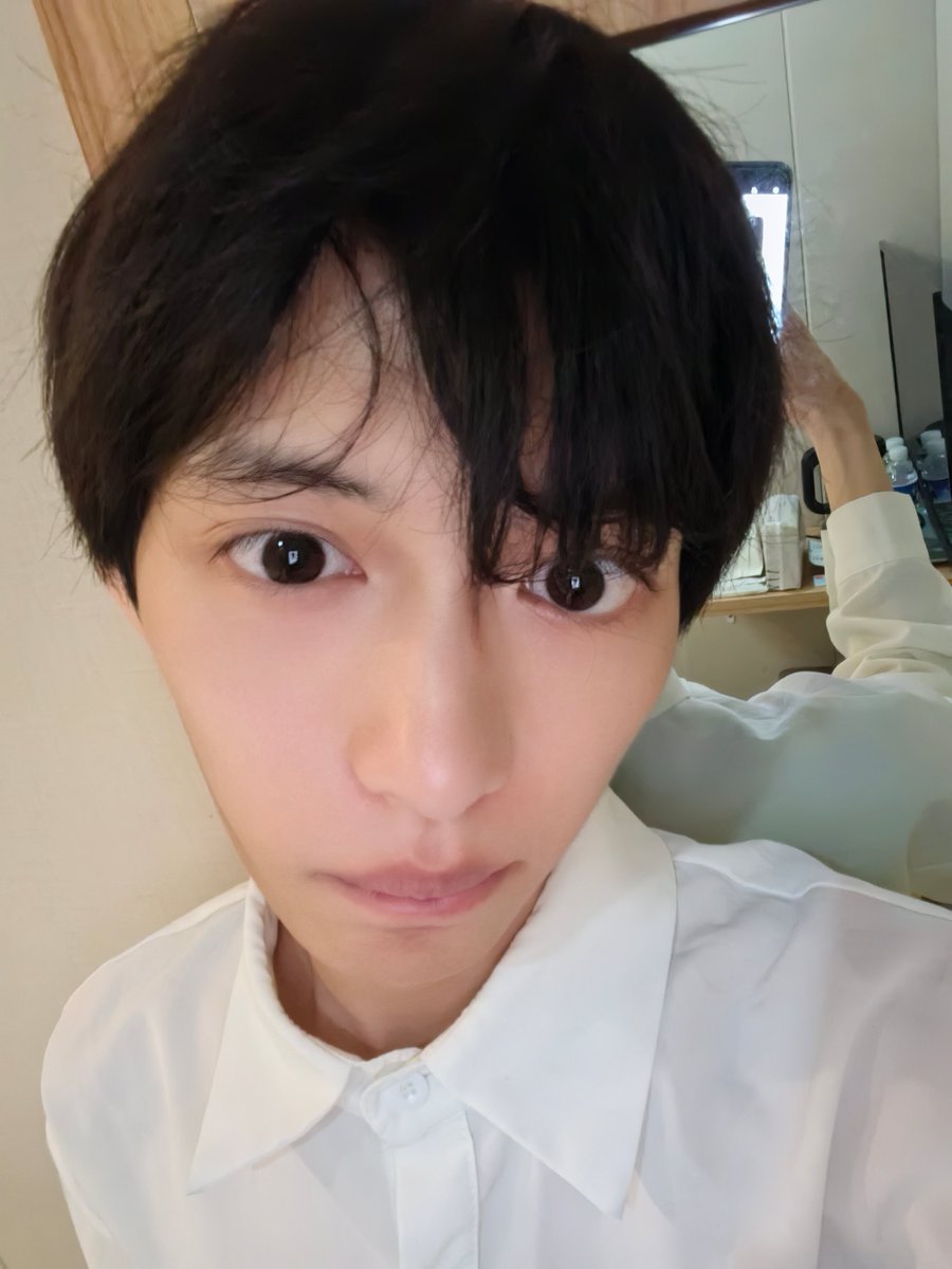 Asitu07's tweet photo. 今天也先装乖 https://t.co/SlwBYmaOEJ
