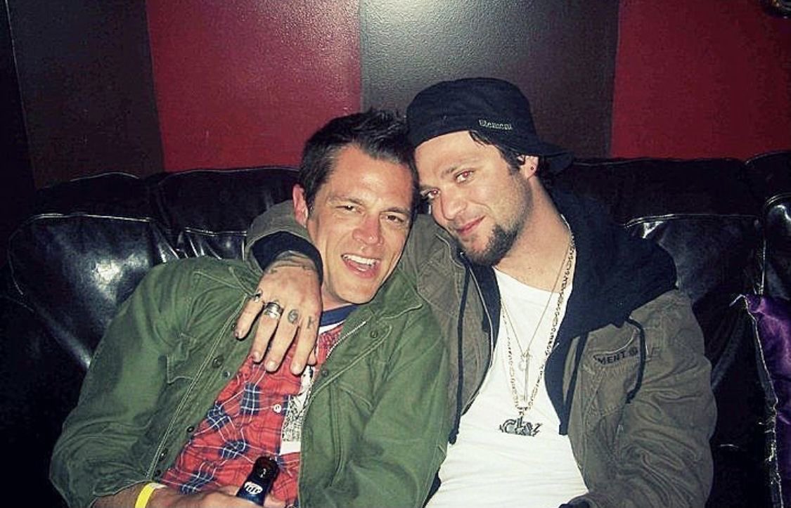 vivalabutch's tweet photo. They look like such a stereotypical gay couple its insane https://t.co/kMe3y2sqNa