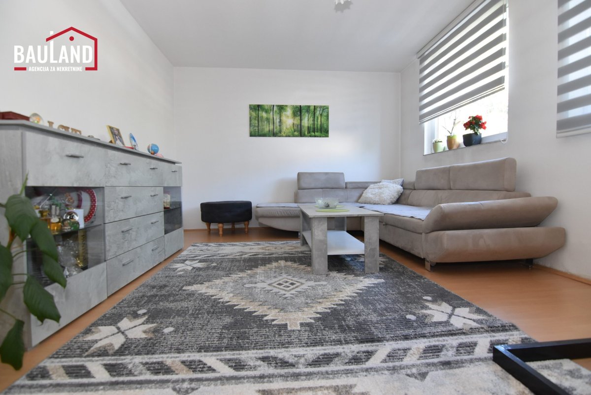 TraumImmos's tweet photo. Zweizimmerwohnung mit 61 m² und doppelter Orientierung: Terrasse und Balkon auf beiden Seiten. Erster Stock in Otes, 225.000 BAM. 🏡

Mehr erfahren: https://t.co/FFR1ZhVurz

#Otes #Ilidža #Wohnung #Immobilien #Sarajevo #DoppelteTerasse https://t.co/dzfhuiskiV