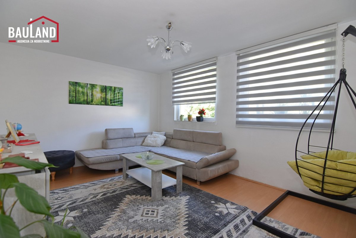 TraumImmos's tweet photo. Zweizimmerwohnung mit 61 m² und doppelter Orientierung: Terrasse und Balkon auf beiden Seiten. Erster Stock in Otes, 225.000 BAM. 🏡

Mehr erfahren: https://t.co/FFR1ZhVurz

#Otes #Ilidža #Wohnung #Immobilien #Sarajevo #DoppelteTerasse https://t.co/dzfhuiskiV