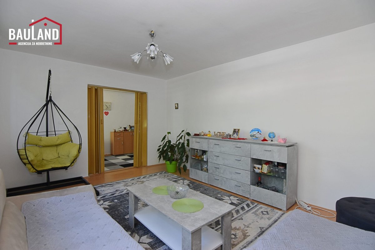 TraumImmos's tweet photo. Zweizimmerwohnung mit 61 m² und doppelter Orientierung: Terrasse und Balkon auf beiden Seiten. Erster Stock in Otes, 225.000 BAM. 🏡

Mehr erfahren: https://t.co/FFR1ZhVurz

#Otes #Ilidža #Wohnung #Immobilien #Sarajevo #DoppelteTerasse https://t.co/dzfhuiskiV