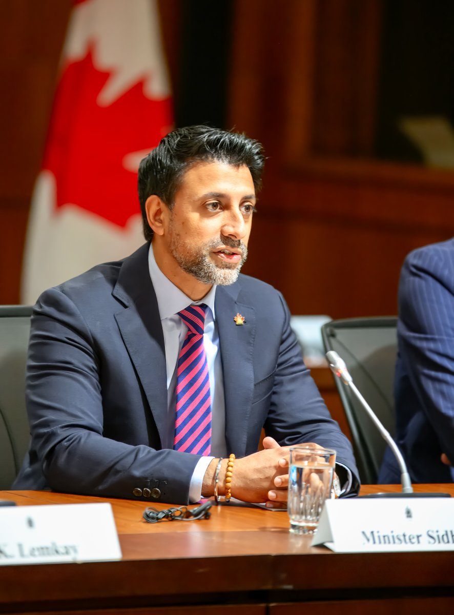 CanadaTrade's tweet photo. Minister Sidhu met with Germany’s Minister for Foreign Affairs alongside a delegation of German business leaders in Ottawa to explore new opportunities to expand trade, investment and economic cooperation between Canada and #Germany. 🇨🇦🤝🇩🇪 
Find out more: https://t.co/49GTJqoVes https://t.co/YRAmxks8DY