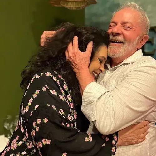 _renanguerra's tweet photo. hoje nossa Gal estaria fazendo 81 anos. ela faz tanta falta ❤️ https://t.co/CXf3uQWhiv