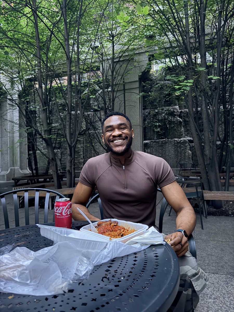 chimeeadioha's tweet photo. Just in front of my favorite food 🙈 https://t.co/md7WXoG74D