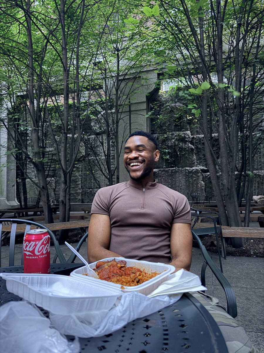 chimeeadioha's tweet photo. Just in front of my favorite food 🙈 https://t.co/md7WXoG74D