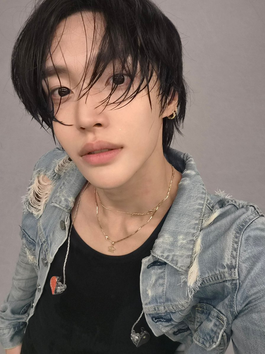 wonb1ntime's tweet photo. 250927 위버스 포스트

💦🫠

#라이즈 #RIIZE #원빈 #WONBIN https://t.co/aG4Kofjuxc