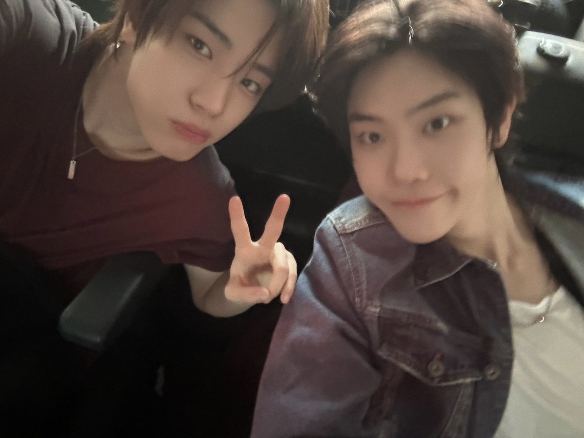 CYE_MEMBERS7's tweet photo. 여준이형~~생일 너무너무 축하드립니다~~🥳🥳🥳
형이랑 벌써 두 번째 생일이라니…시간이 빠르네요..
항상 좋은 말 해주시고 형이 있어서 저도 많이 성장했던 것 같아요😋
앞으로도 잘 부탁드리고 저도 열심히 할게용 생일 진심으로 축하드립니다!!!🥳🎂🍰

#송승호 #SONGSEUNGHO 
#CLOSEYOUREYES #클로즈유어아이즈
#CYE #클유아