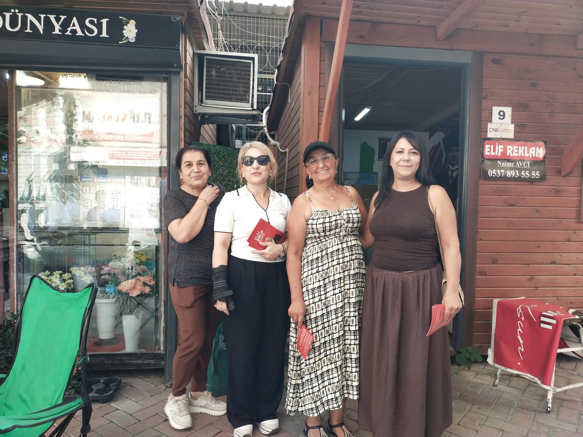 hilalinyildizi's tweet photo. Bugün Zafer Partisi İskenderun İlçe Başkanlığı olarak esnafımızı ziyaret ettik.

Sokaklarda, çarşılarda ve iş yerlerinde gördüğümüz umutsuzluk yüreğimizi acıttı. 6 Şubat’ta yalnızca binalarımız yıkılmadı; hayallerimiz, düzenimiz ve yılların emeği de büyük yara aldı.

Ocaklarımız söndü, evlerimiz yıkıldı. Aradan geçen zamana rağmen İskenderun halkı olarak hâlâ ayağa kalkma mücadelesi veriyoruz.

İskenderun hâlâ yaralarını sarmaya çalışıyor. Biz unutmadık, unutturmayacağız.
@umitozdag 
@SerhatTABANCA 
@zaferpartisi 
@zaferpartihty 
@zaferisk