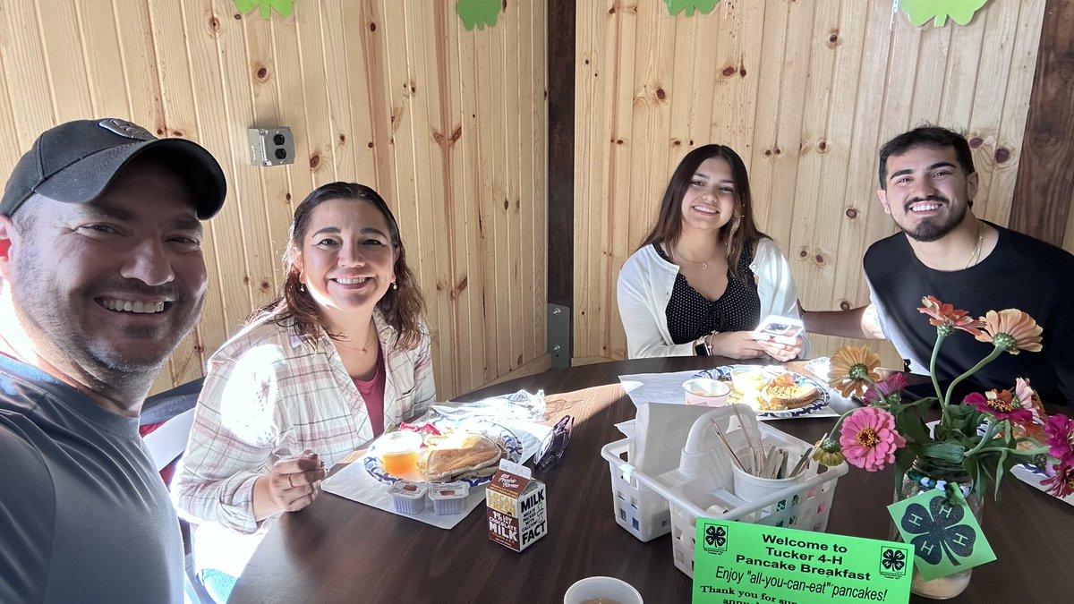 JimCroftWI's tweet photo. It was a fun start to our day at Swan’s Pumpkin Farm for the annual Pancake Breakfast put on by the Tucker 4-H Club! Thank you to the farm and to the 4-H kids for putting on the event - those pumpkin pancakes were delicious! https://t.co/3JNHuKER0J