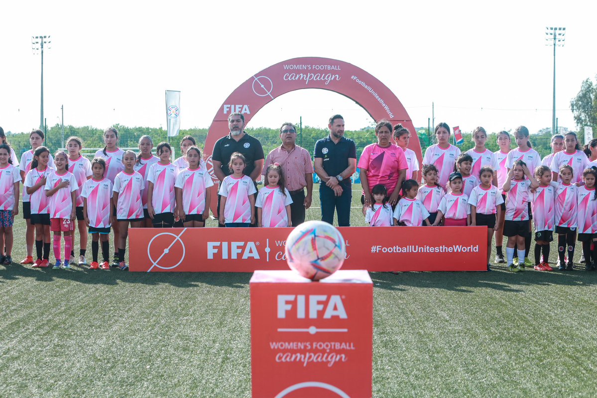 APFOficial's tweet photo. El fútbol femenino se vive a pleno en el Festival FIFA–APF ⚽️🏃🏻‍♀️

Mañana de aprendizaje y diversión en el marco de la realización del Tercer Festival FIFA–APF de Fútbol Femenino 2026, una iniciativa que busca seguir generando espacios seguros para el desarrollo de las nuevas generaciones del fútbol femenino.

✍🏻 https://t.co/RIuElwzmaN

#DesarrolloAPF | @fifacom_es | #FootballUnitesTheWorld