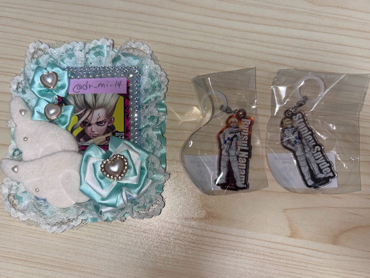 dr_mi_14's tweet photo. 【交換】Dr.STONE TeNQ めじるしアクリルチャーム

譲:龍水、スタンリー
求:千空、ロゴ（各1）

郵送にて交換
お気軽にお声かけください https://t.co/6gEMc7yn7y
