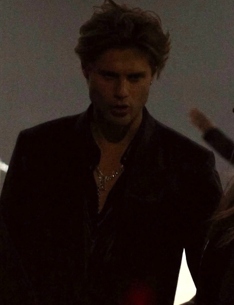 taysinfiniti's tweet photo. they take this vampire shit very seriously https://t.co/Ztde7uBu7w