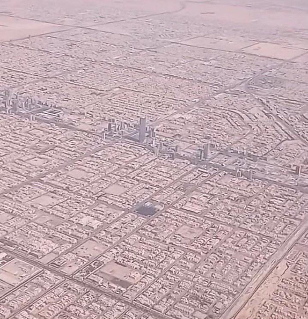 AAS_5G's tweet photo. يقولك أجمل من روما .. 👍 https://t.co/Jwa0vrmscp