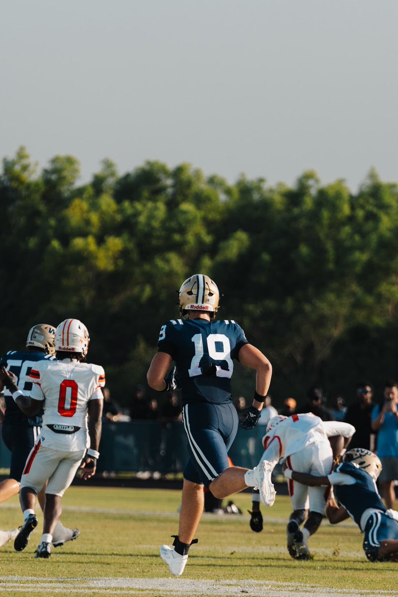 Emerson_Fb2029's tweet photo. Mid Season Highlights | 6’6” 240 | TE/OT | c/o 2029 | West Boca High School | https://t.co/MouZ0iL7bJ @EraPrep @JerryRecruiting @WestBocaBullsFB @CoachDylanPotts @OLCoachTouze @adamgorney @ZBlostein247 @rivalskeenan @TomLoy247 @GregBiggins https://t.co/igzIAgFtea