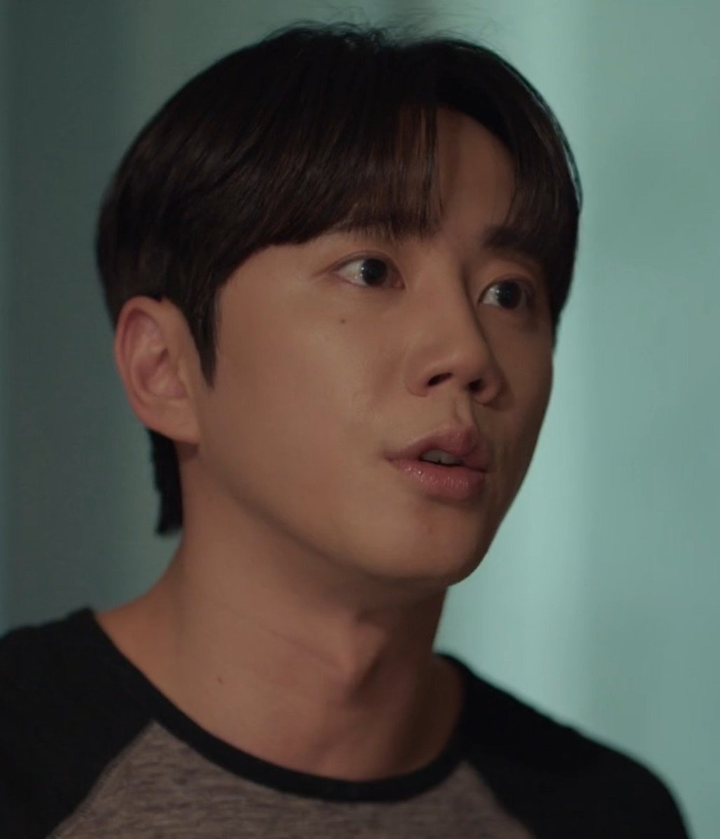 dyli4n's tweet photo. jeongyo your lips too plump too glossy too shiny too pretty pink pio's gonna kiss you https://t.co/B2A7eF33IU