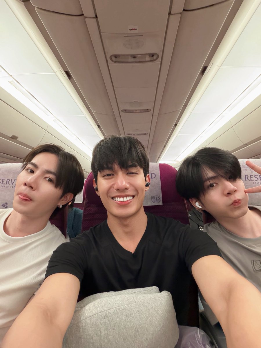 _gatoborboleta's tweet photo. Everyone knows JJ is one of the Zeenunew sons

He said it himself https://t.co/UCgCBkwXyo