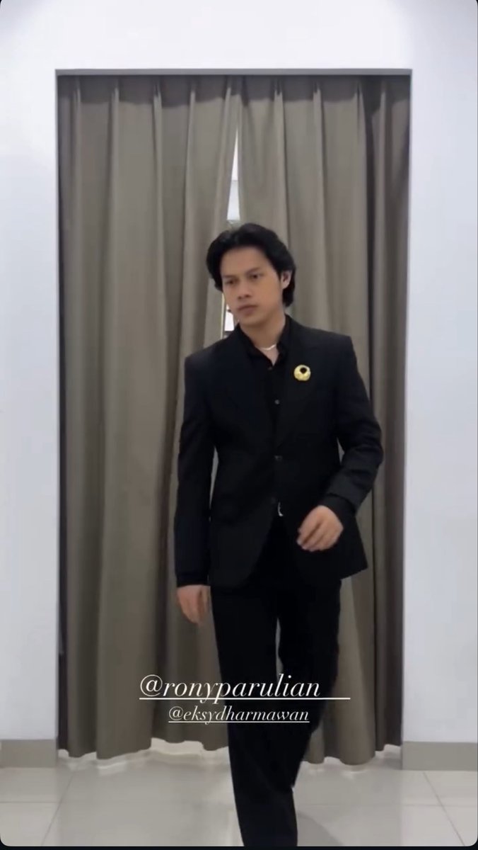 dmostjeruq's tweet photo. rony parulian everyone~ 🤍 https://t.co/7KR2BTRGKO