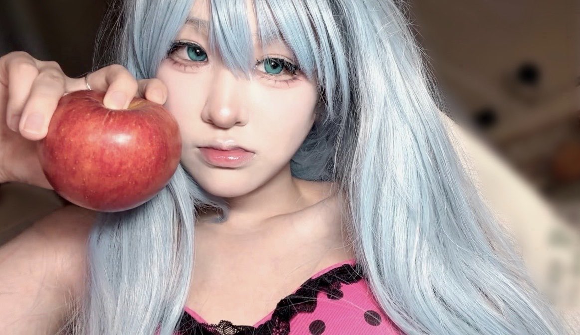 n_az__'s tweet photo. 🍎 https://t.co/2sEHuThfC9