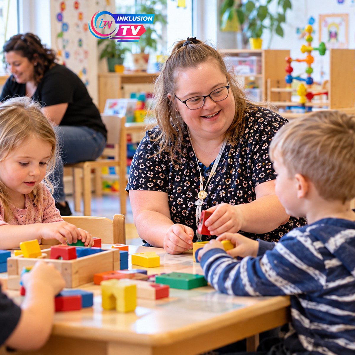 InklusionTV's tweet photo. 👧♿ Neue Chancen im Kita-Team: In Niedersachsen ermöglicht ein Projekt Menschen mit Behinderungen den Einstieg in sozialversicherungspflichtige Jobs in Kitas – für echte berufliche Teilhabe. 💙

#Inklusion #Kita #BeruflicheTeilhabe #Arbeitsmarkt https://t.co/KQD6gz5Jks