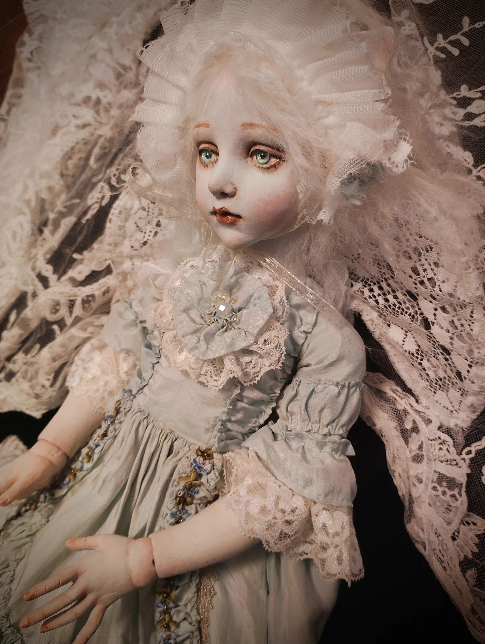 清水真理 作品集発売中。 в X: „上海の個展に連れて行きます。“ / X