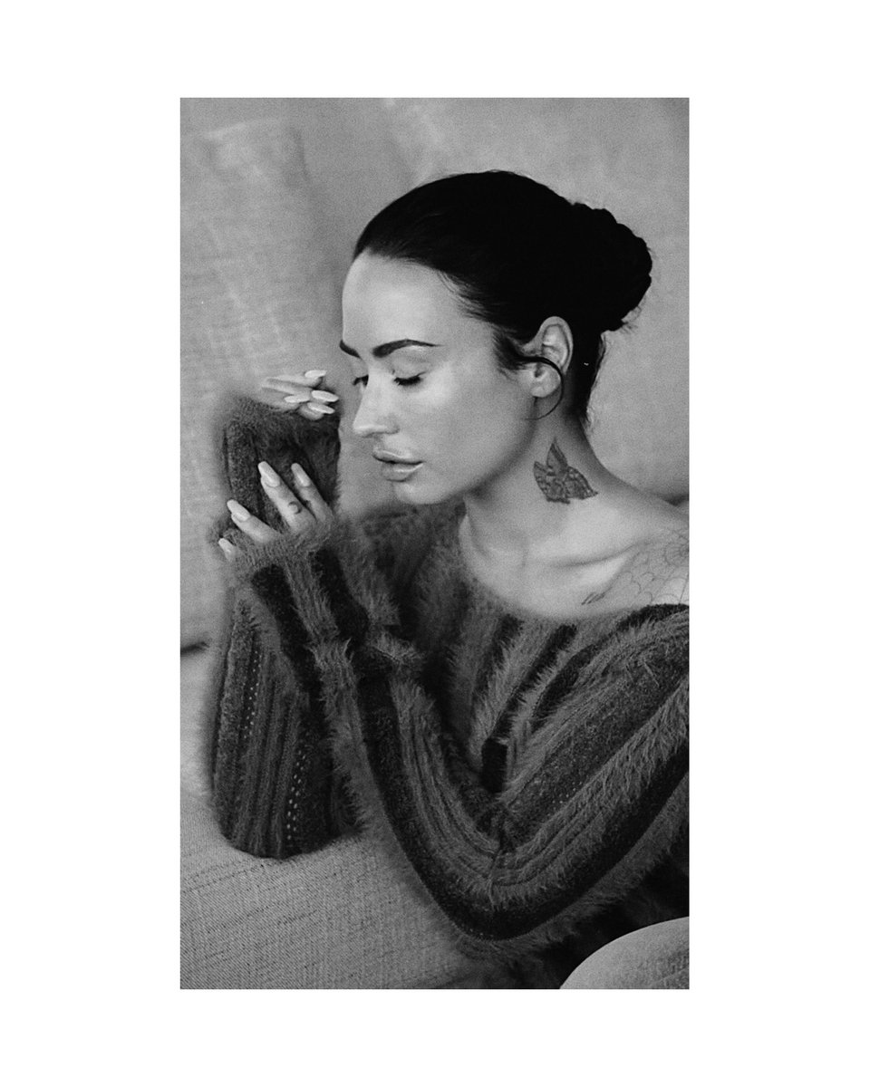 dramaticlovatic's tweet photo. 🖤 https://t.co/aq6gQ9niWE