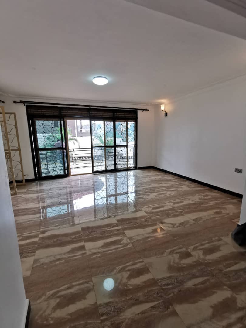 KabsProperties1's tweet photo. Three bedroom apartment in ntnninda for rent @2m ugx monthly.
Contact; +256702551731/+256776558869
#trending #all #viral #foryou https://t.co/I4UuYD4AV0